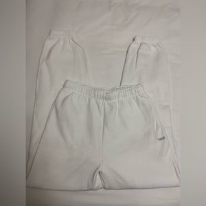 white aritzia sweatpants